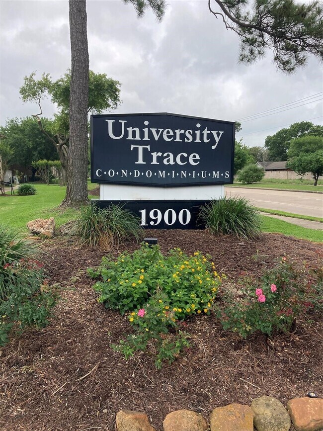 Building Photo - 1900 Bay Area Blvd