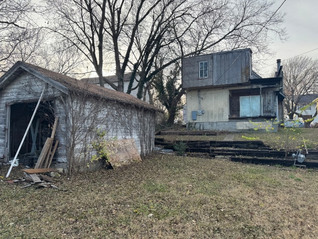 Foto del edificio - 112 S B St