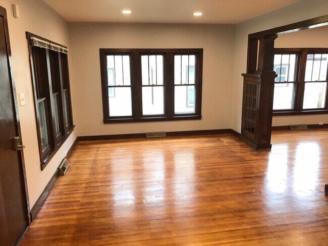 Building Photo - 1131 N 11th St