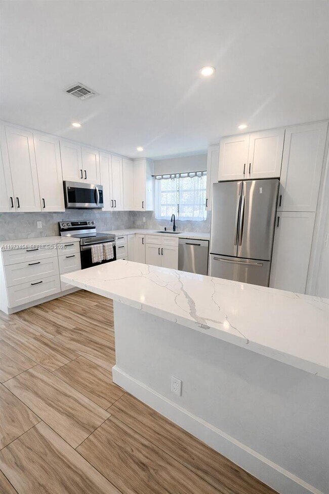 Foto del edificio - 2632 Madison St