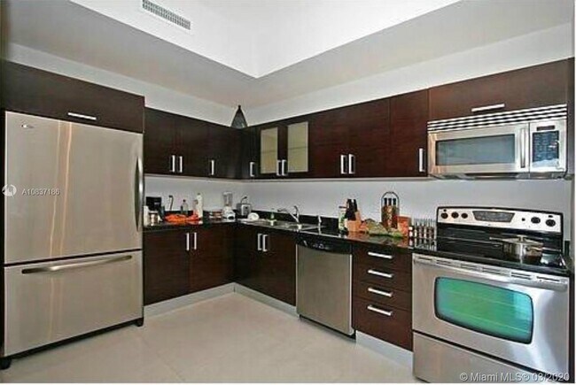 Foto del edificio - 3250 Grand Ave