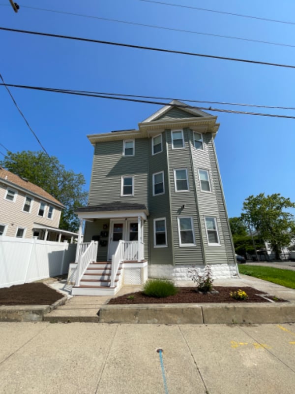 73 Fairview Ave Unit 3, Pawtucket, RI 02860 Room for Rent in