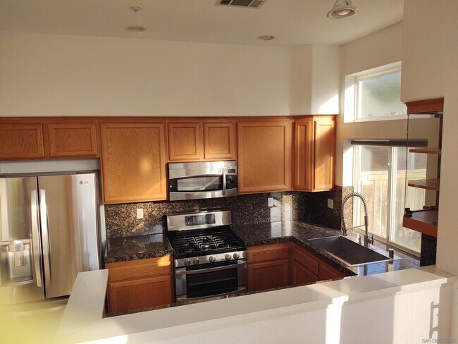 Building Photo - 16908 Robins Nest Way