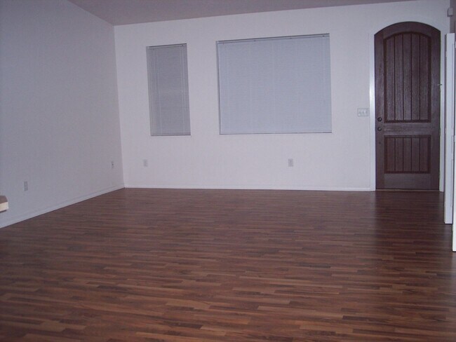 Foto del edificio - 2 bed 1.5 bath
