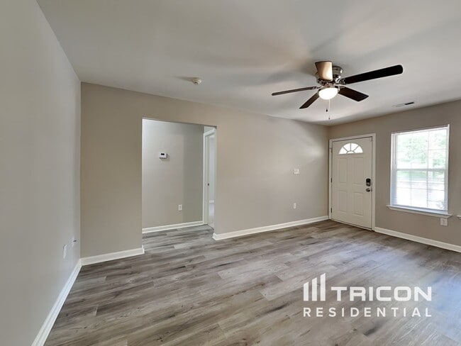 Foto del edificio - 6215 Rockwell Blvd W