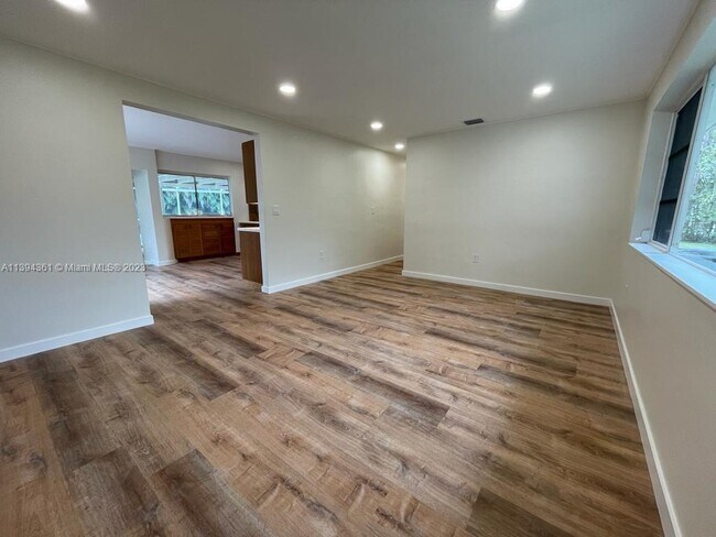 Foto del edificio - 13220 SW 83rd Ct