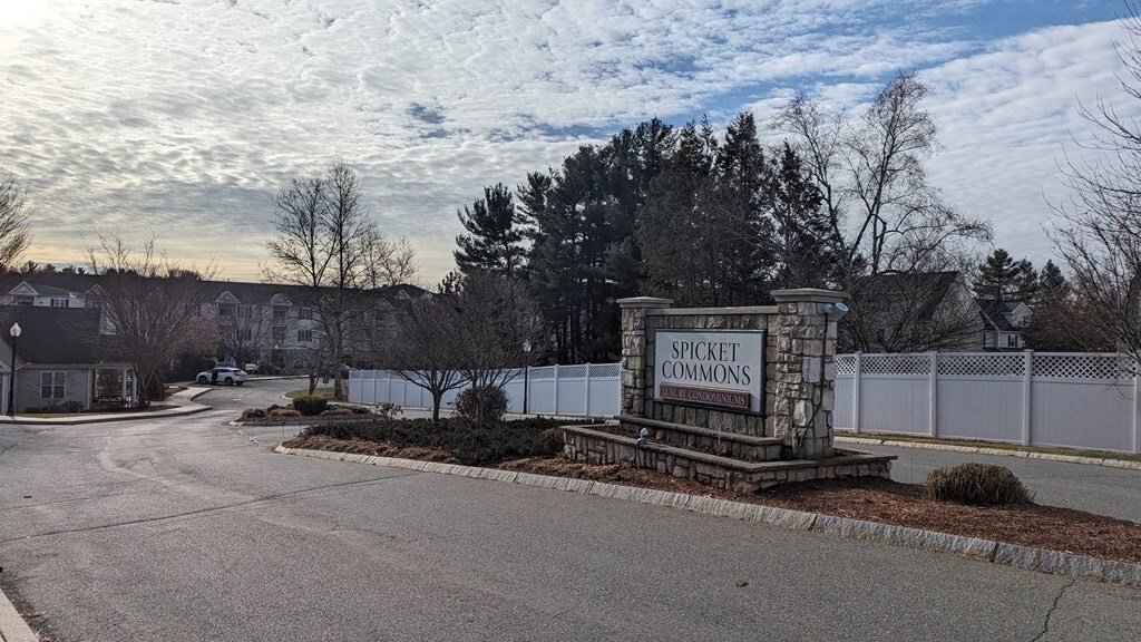 21 Hampshire Rd Unit 205, Methuen, MA 01844 Condo for Rent in Methuen