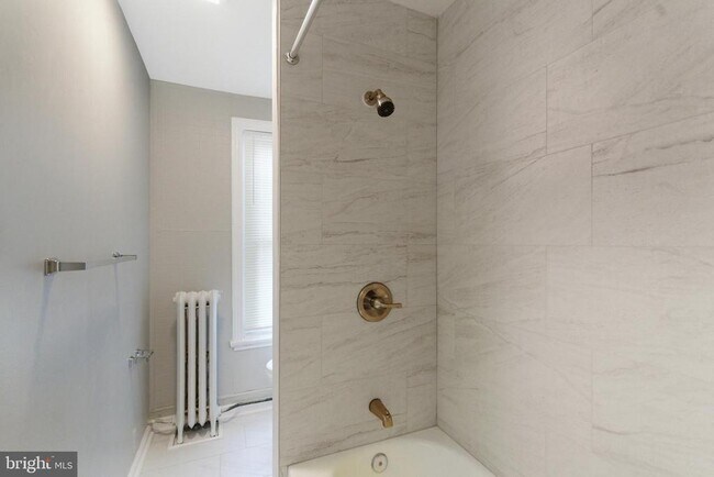 Foto del edificio - 2530 Collins St