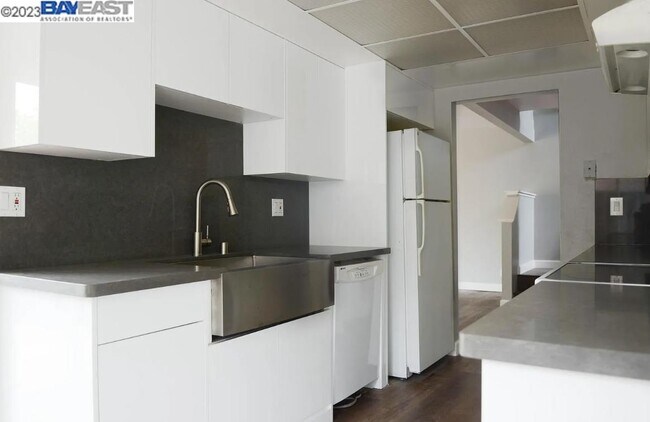 Foto del edificio - 538 Blue Jay Dr