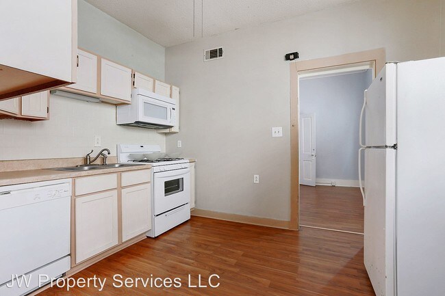 Building Photo - 8435-8435 Willow St