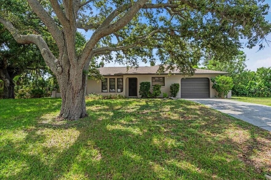 Foto principal - 331 Burke Rd