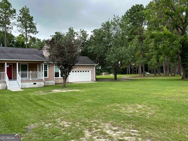 Building Photo - 1200 Hayes Lake Rd