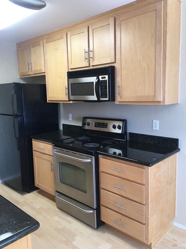900 Cambridge Dr Unit 96, Benicia, CA 94510 Condo for Rent in Benicia