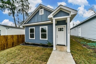 Building Photo - 16613 E Lynbrook