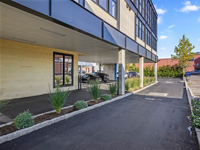 estacionamiento reservado - 116 Sherman St