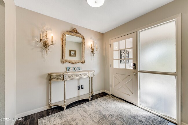 Foto del edificio - 212 Beechwood Ln