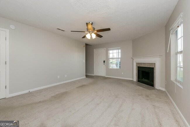 Foto del edificio - 9602 Sleepy Hollow Ln