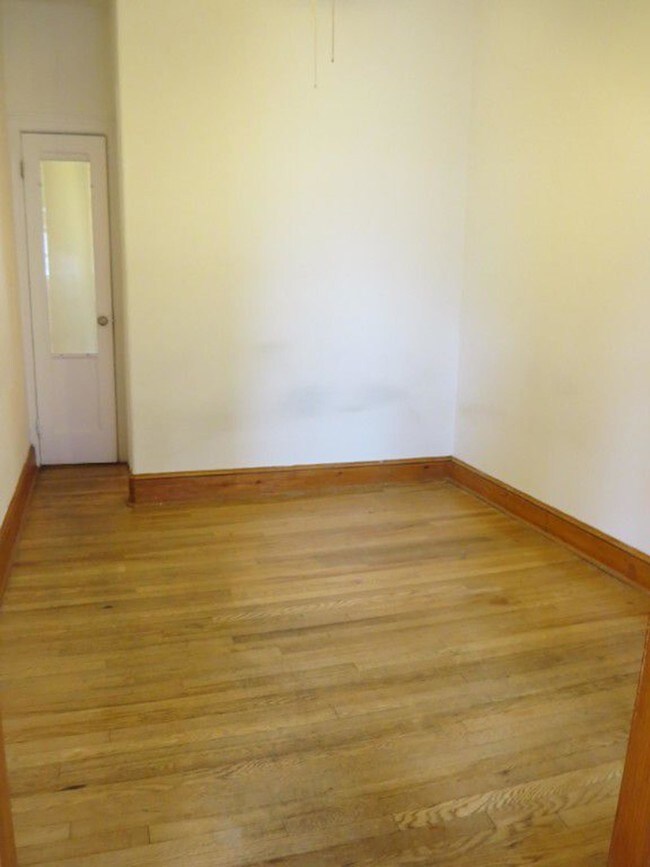 Building Photo - 33 Carmine Street
