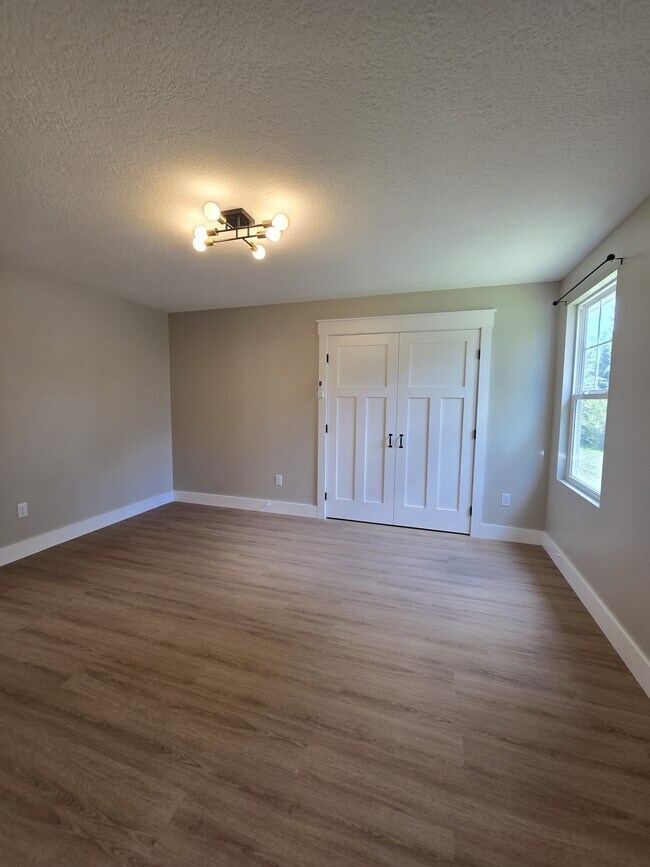 Foto del edificio - 6446 Navarre Rd SW
