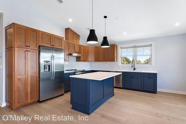 Foto del edificio - 2 br, 2 bath House - 4607 Ocean St #201