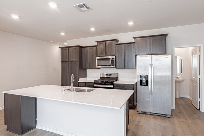 Building Photo - 2020 Saddle Wy