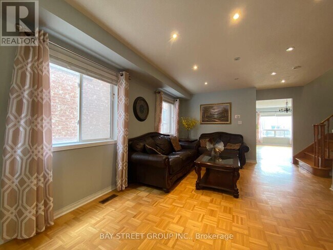 Building Photo - 27 Neuchatel Ave