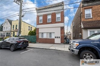 Building Photo - 305 Pershing Ave