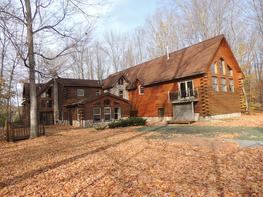 Foto del edificio - 817 N Lake Leelanau Dr
