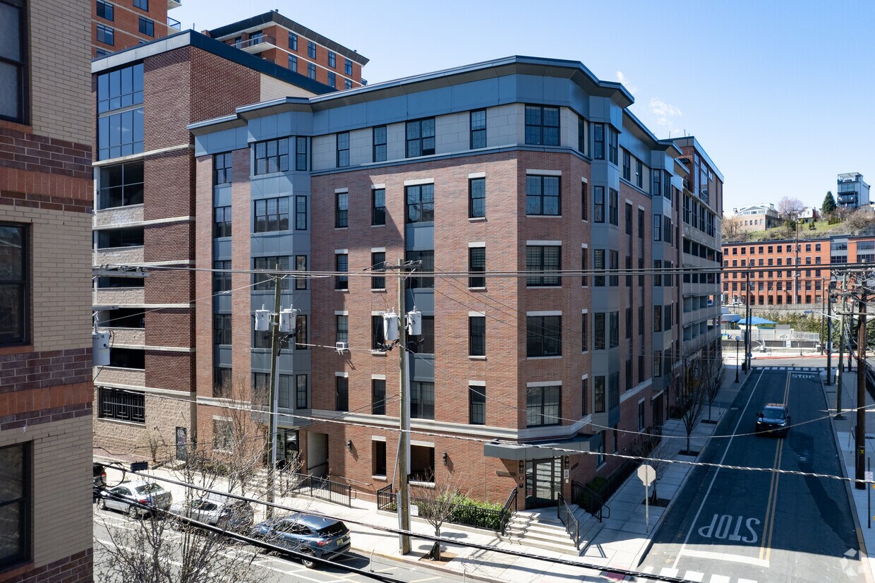 Primary Photo - Harrison Flats