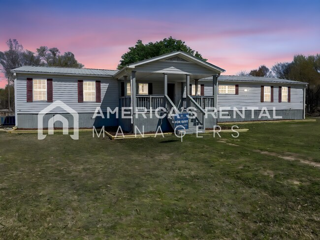 Foto del edificio - HALF OFF SECURITY DEPOSIT MOVE IN SPECIAL!...