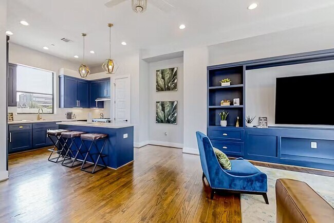 Photo - Houston Apartment
