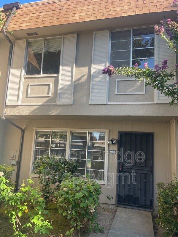 Foto del edificio - 8812 Sawtelle Way