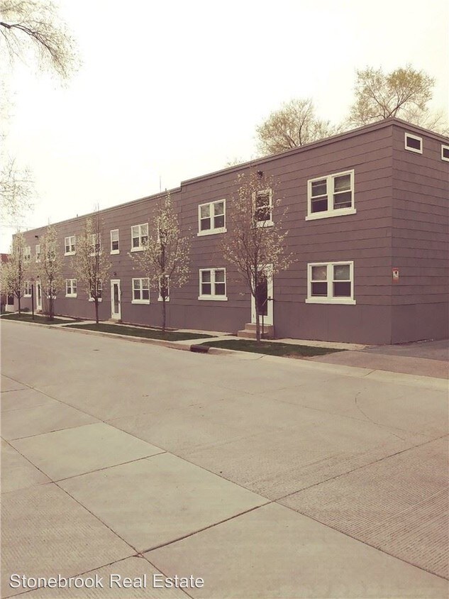 Primary Photo - 262 W Ardmore Pl