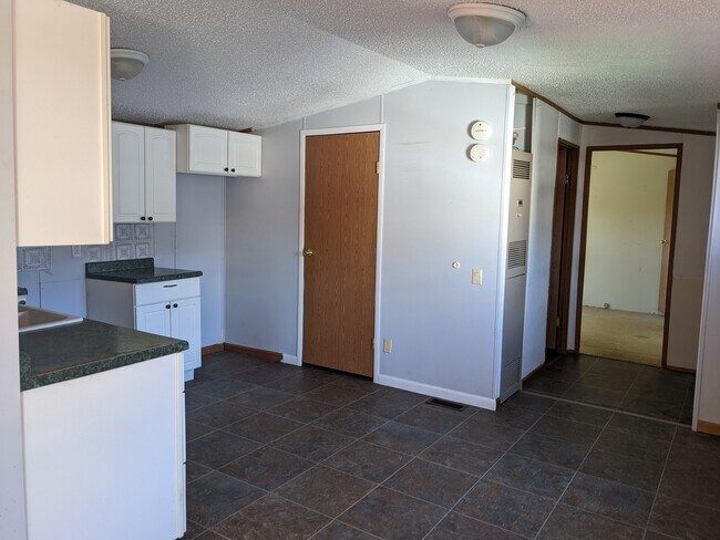 Building Photo - 110 Delta Dawn Dr