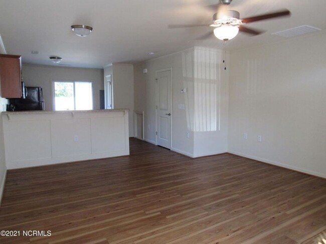 Building Photo - 2 BR 1.5 BA In Boyington Place