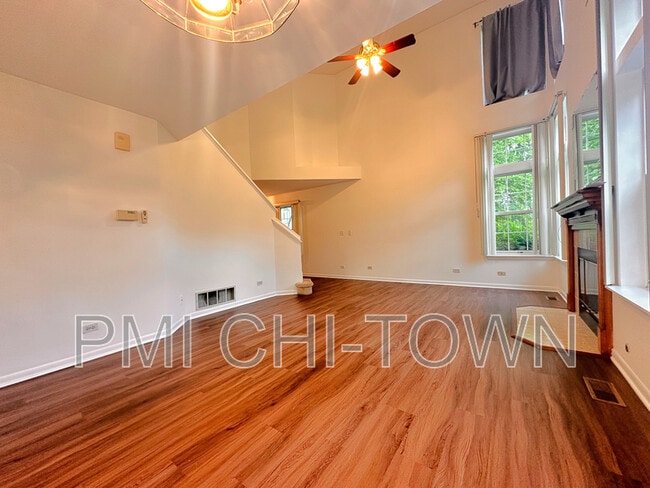 Foto del edificio - 118 Dorshire Ct