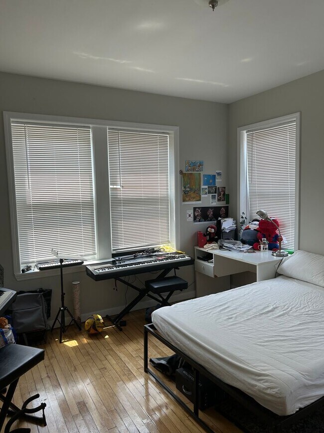 Foto del edificio - Awesome three bedroom apartment in Allston