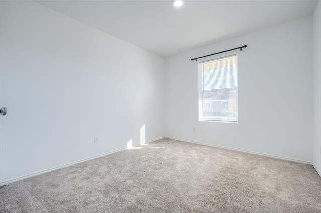 Foto del edificio - 318 Mahogany Ln