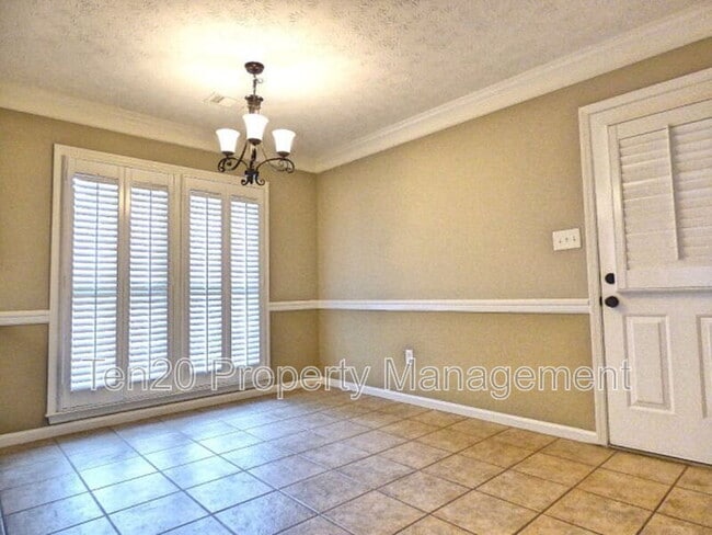 Building Photo - 2723 Summerfield Pl