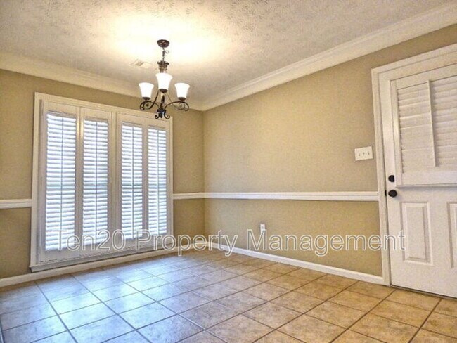 Foto del edificio - 2723 Summerfield Pl