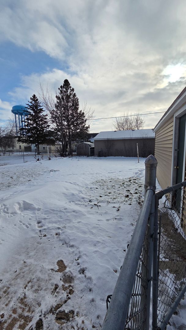 Foto del edificio - 2 bed 1bath home with detached garage