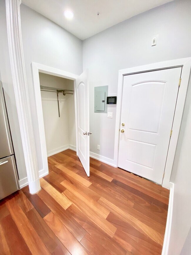 Foto del edificio - 1236 E Columbia Ave