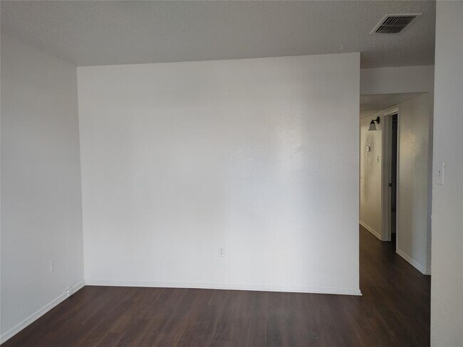 Foto del edificio - 4222 Bernice St