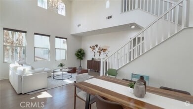 Building Photo - 202 Borrego