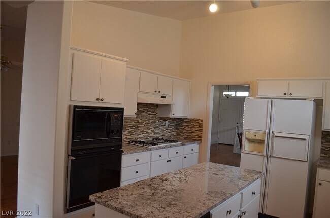 Building Photo - 7612 Emerald Gardens Cir