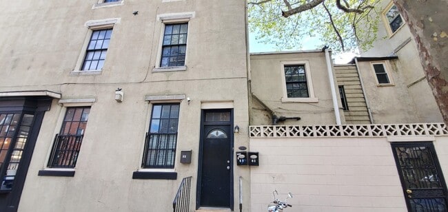Building Photo - 1442 Lombard St