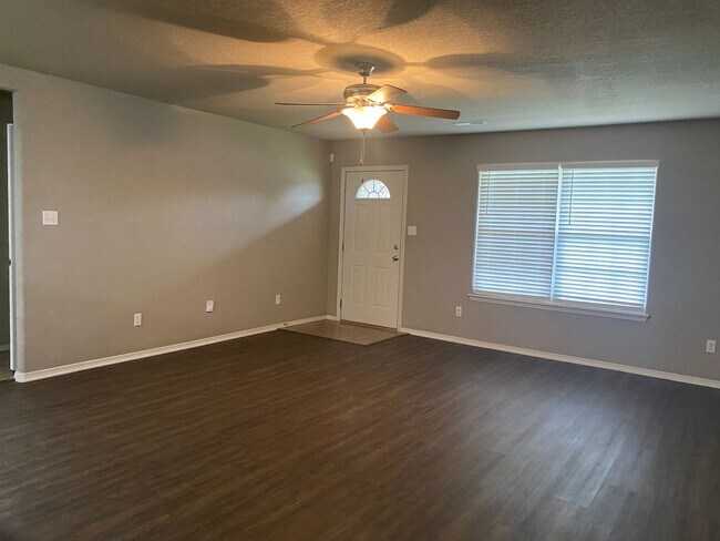 Foto del edificio - 501 Ridge Point Dr