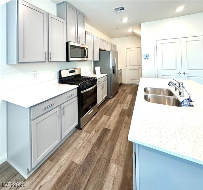 Building Photo - 499 Red Lovebird Ave