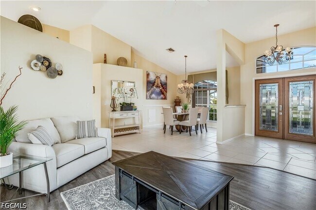 Foto del edificio - 1922 Cape Coral Pkwy W