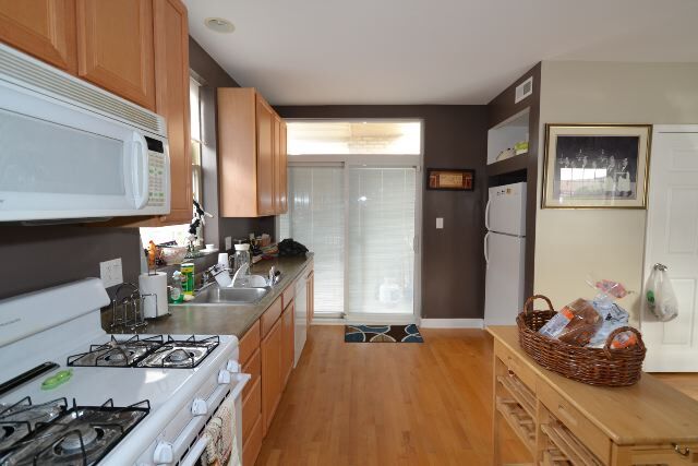 Foto del edificio - 5206 N Sawyer Ave